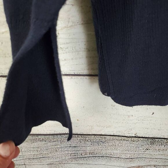 H&M Conscious Women’s Sweater Size M Navy Blue V-Neck Long Sleeve Pullover - Picture 2 of 6